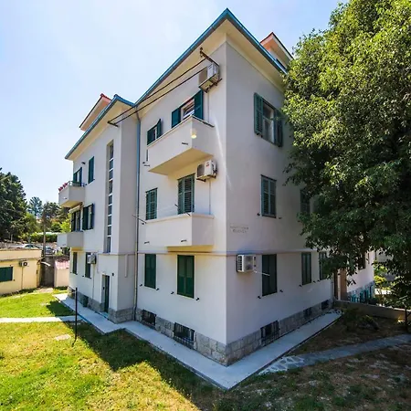 Apartment Bonnie & Clyde Split