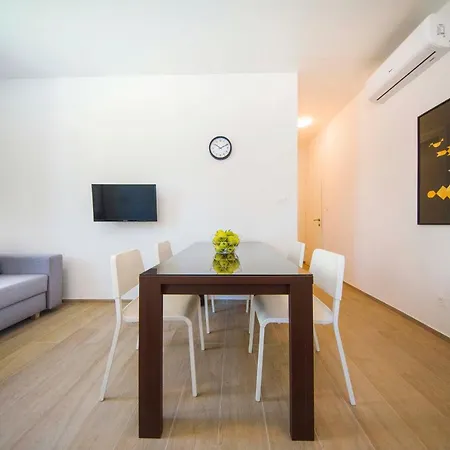 Bonnie & Clyde Apartment