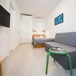 Bonnie & Clyde Apartment Split