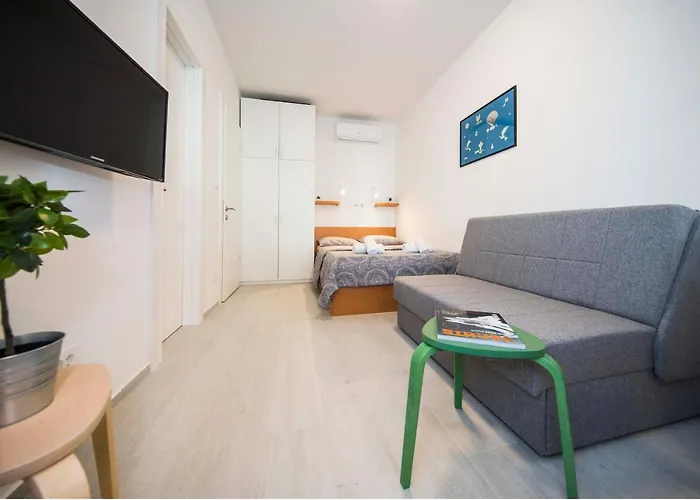 Bonnie & Clyde 아파트 스플리트