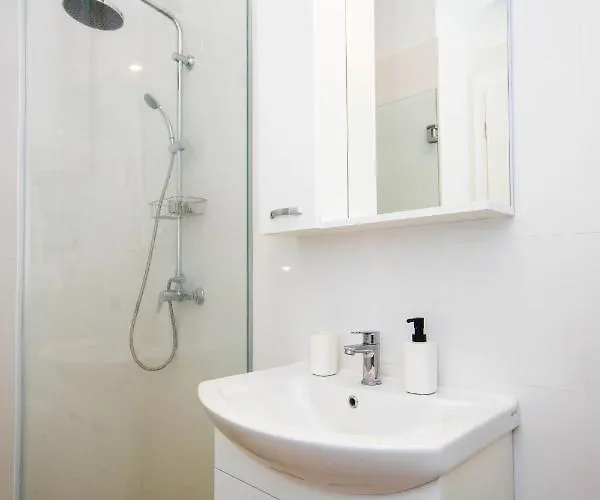 Bonnie & Clyde 아파트 *